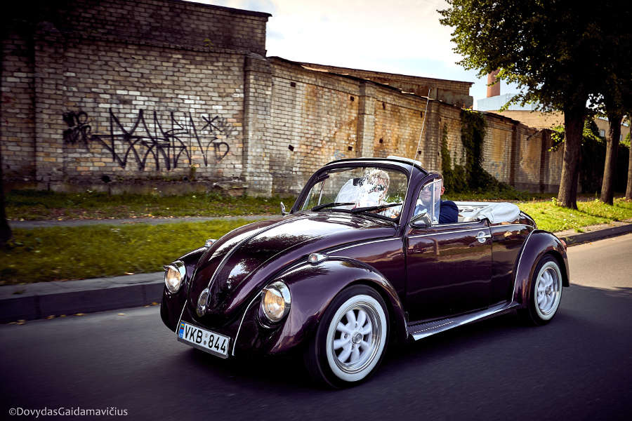 Senovinis automobilis - violetinis kabrioletas | Nuotrauka: Dovydo Gaidamavičiaus