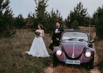 Vestuvių fotosesija su senoviniu automobiliu - Foto: Pienes Pukas photography